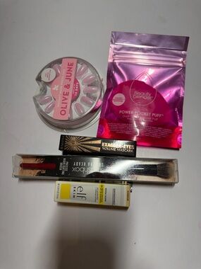 beautyblender Metallic Pink Power Pocket Puff bundle makeup set